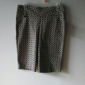 Women capri pants (mid knee)